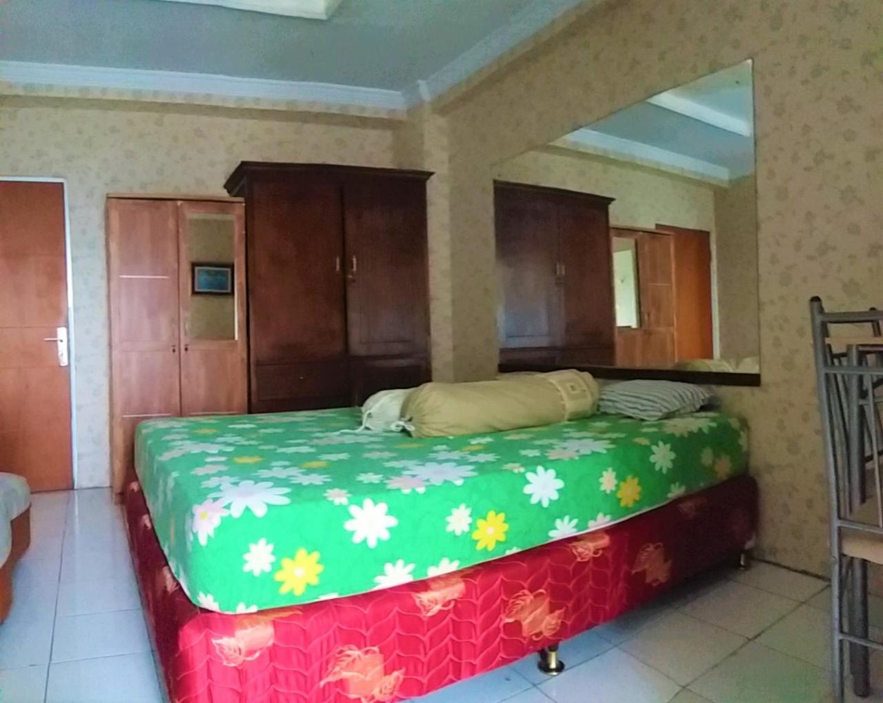 Raja Property Jakarta Kamer foto
